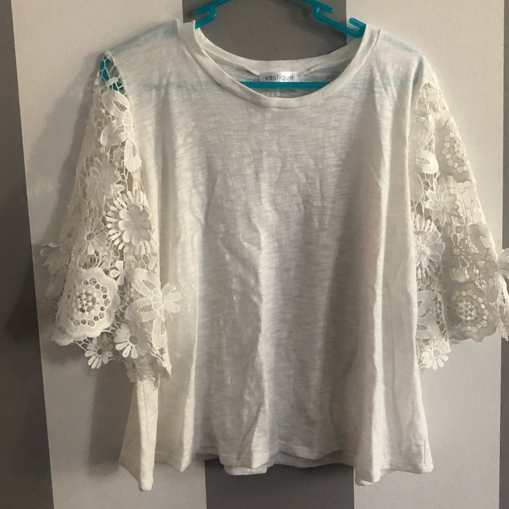 short lace sleeve top!